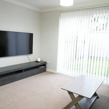 Harmony In Bicester Villa Bagian luar foto