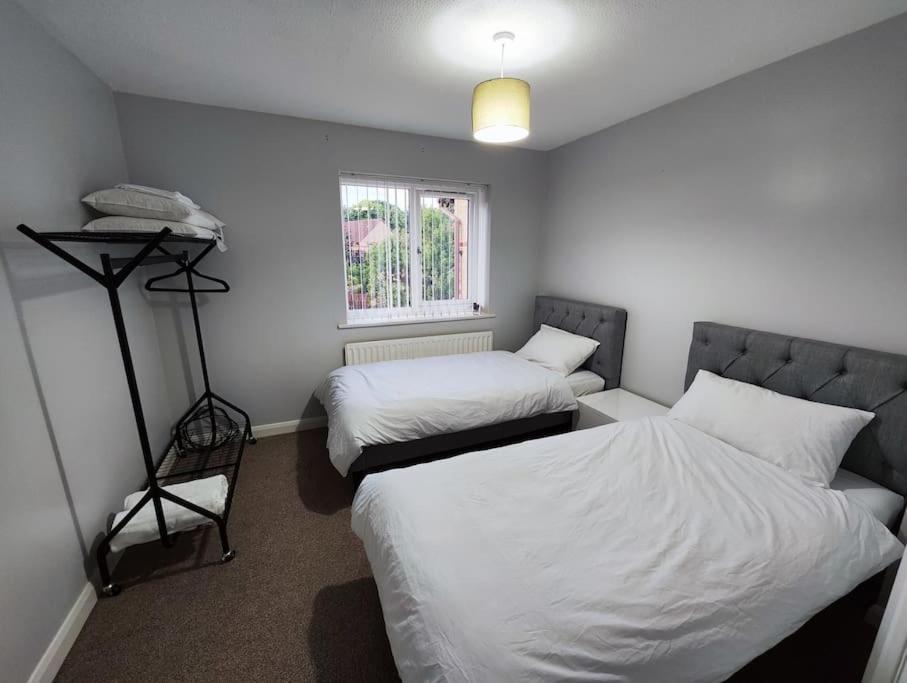 Harmony In Bicester Villa Bagian luar foto
