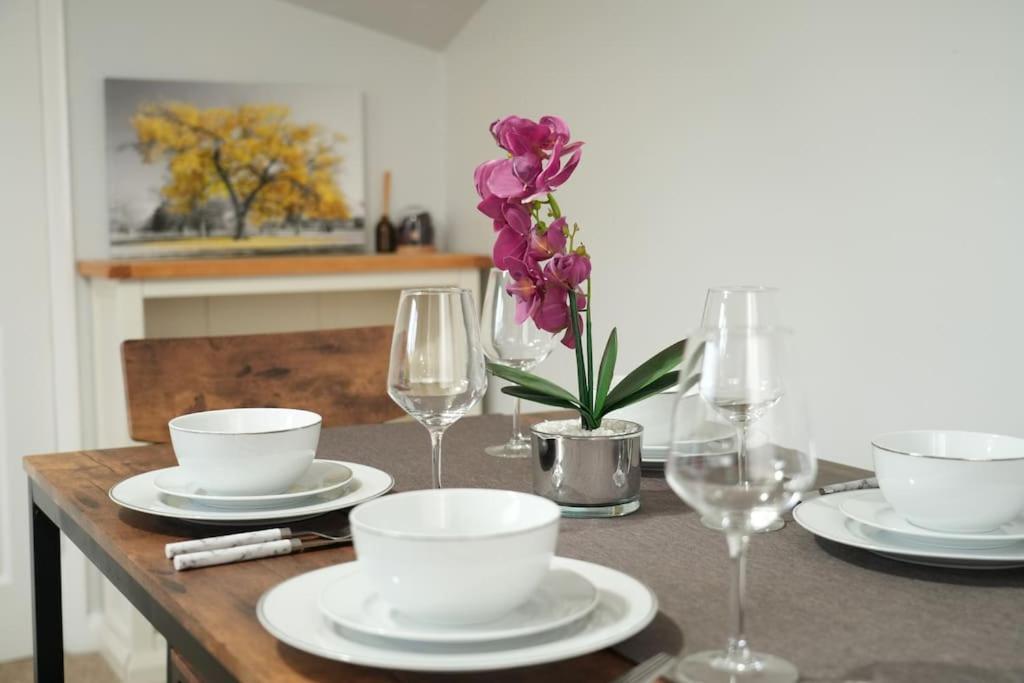 Harmony In Bicester Villa Bagian luar foto