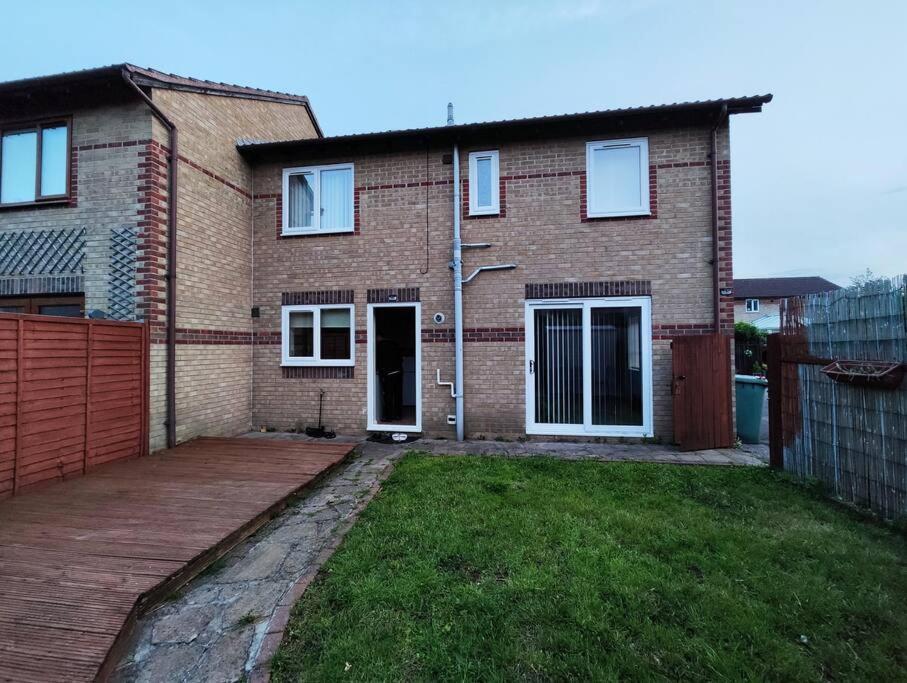 Harmony In Bicester Villa Bagian luar foto