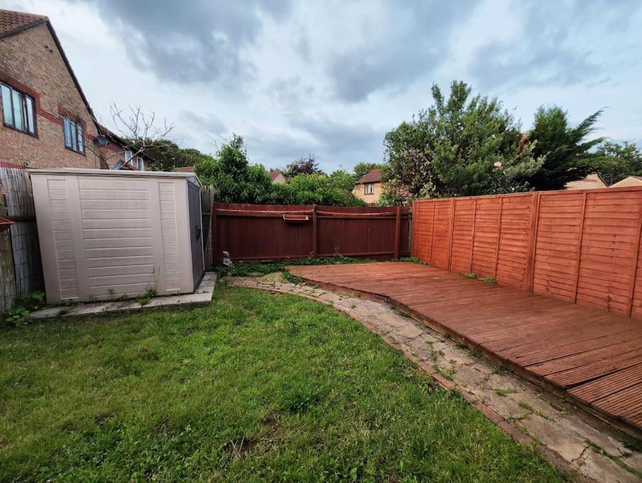 Harmony In Bicester Villa Bagian luar foto