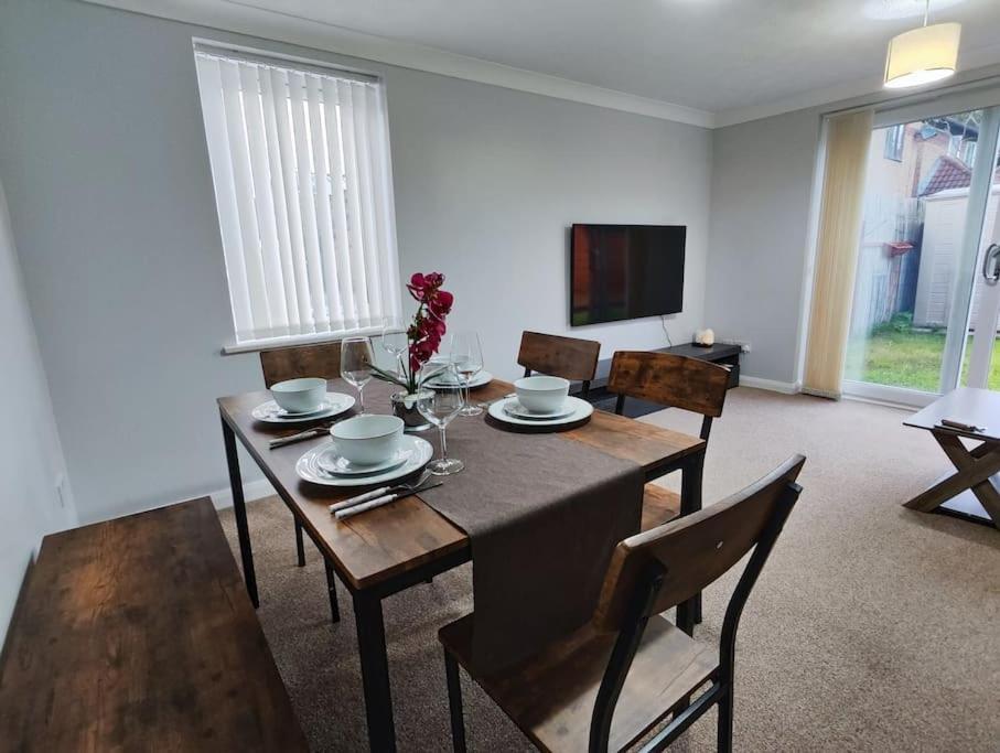 Harmony In Bicester Villa Bagian luar foto